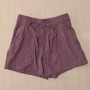 Lululemon Dance Studio High Rise shorts 3.5” size 4 square dot